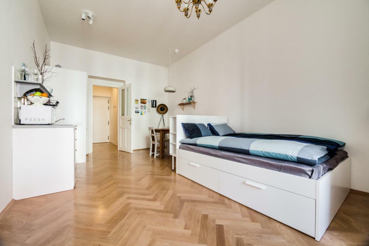 Trendy Local Apartment Praha Eksteriør bilde