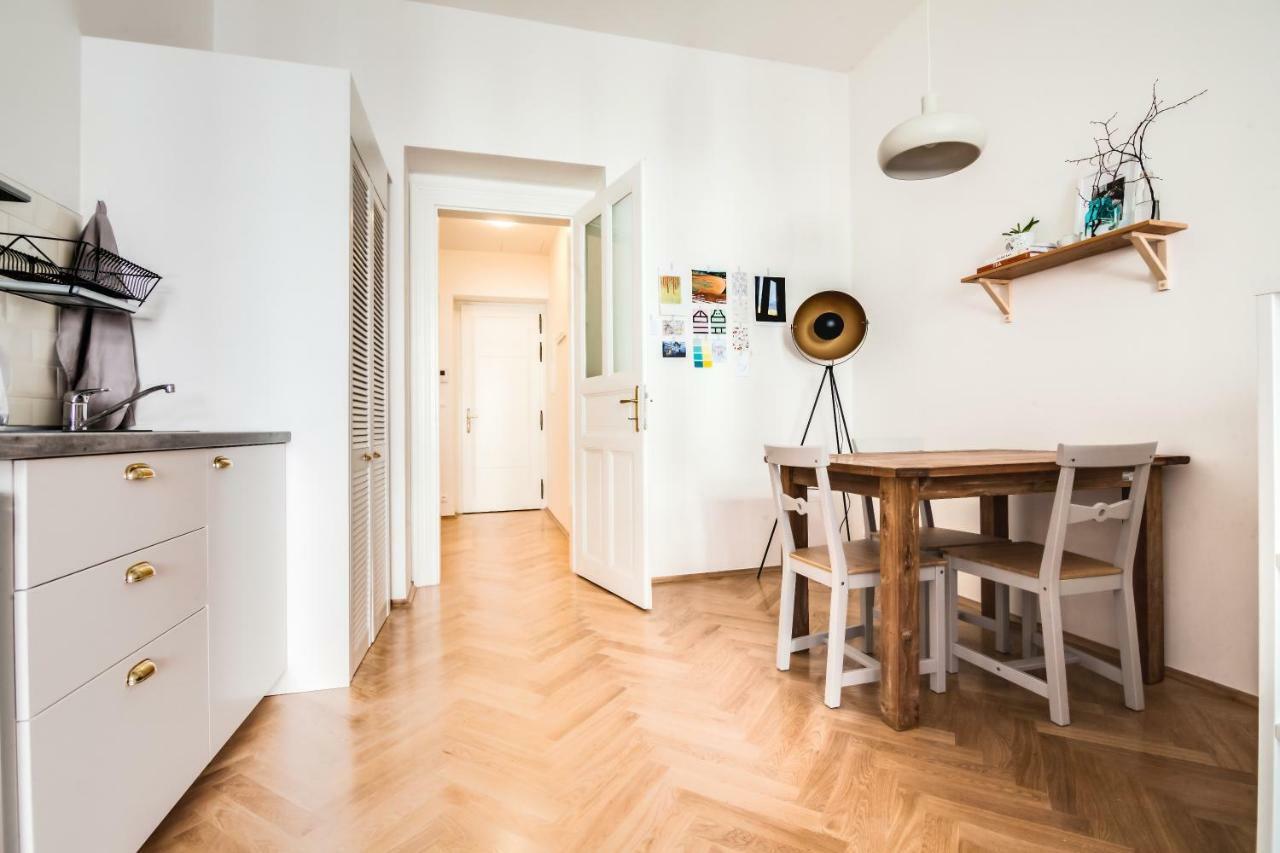Trendy Local Apartment Praha Eksteriør bilde